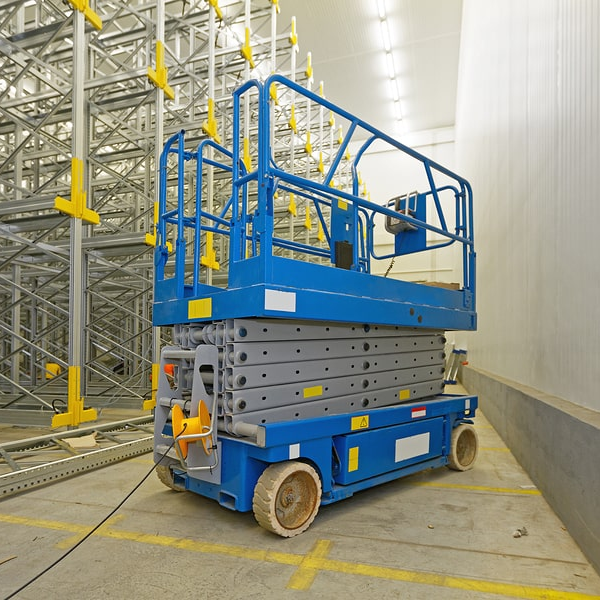 Electric and diesel scissor lifts
